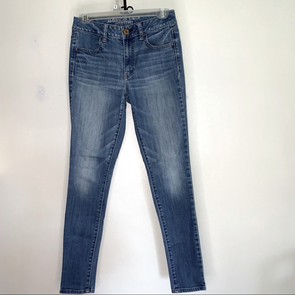 American Eagle Size 2 High Rise Skinny Jeans